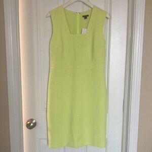 Sleeveless Lime Sheath Dress 👗,size-4, lined. Machine washable